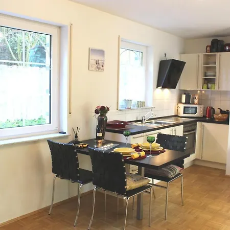 Apartment Ferienwohnung Am Yachtclub Musikerviertel 200 M Zum Bodensee Konstanz